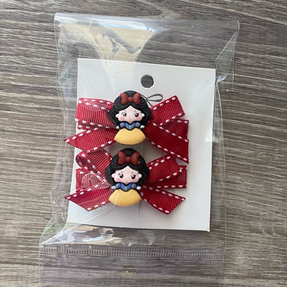 Princess Snowhite 2 inches hair clips Handmade set for kids NEW! 🍎